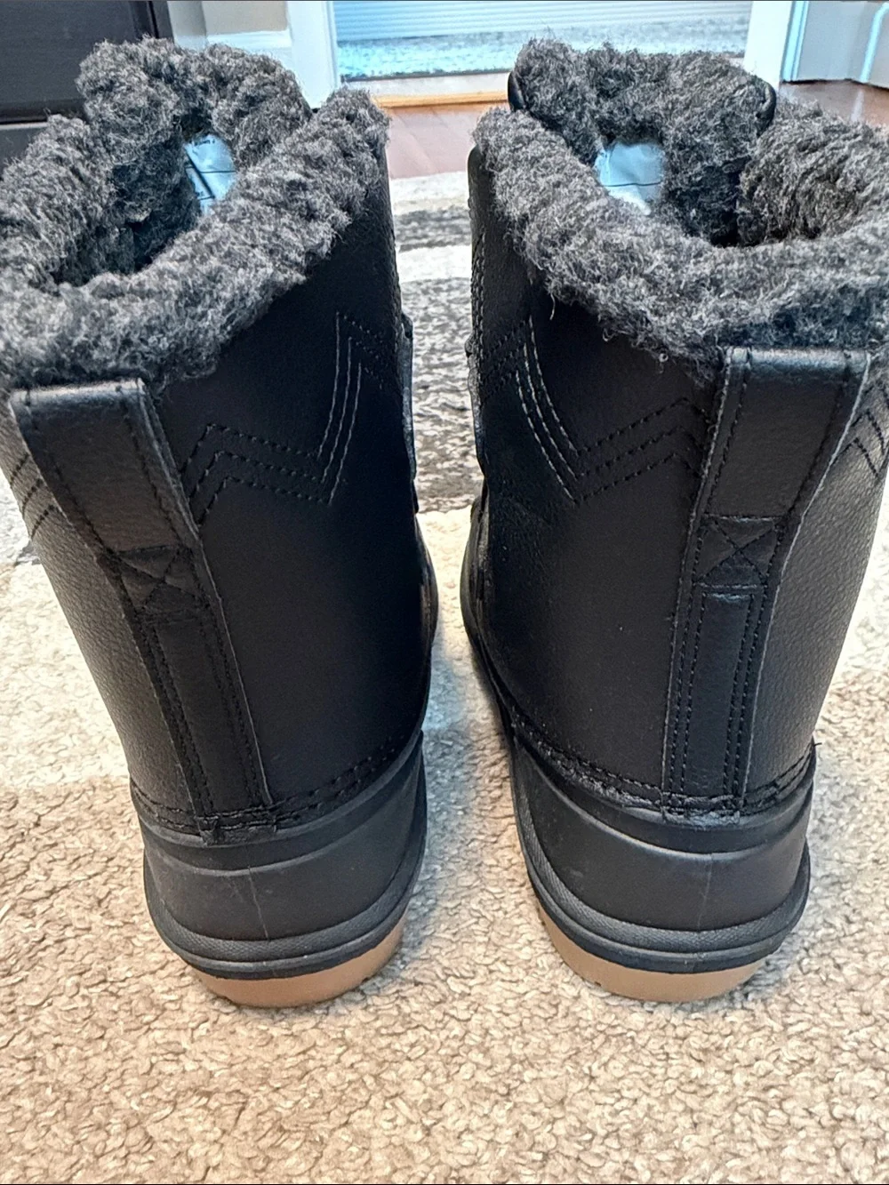 Target Cat & Jack kids’ fleece-lined winter boots, black / grey, size 11 EUC!